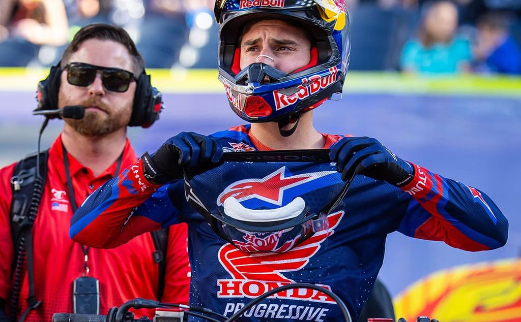Hunter Wins and Coenen Crashed image